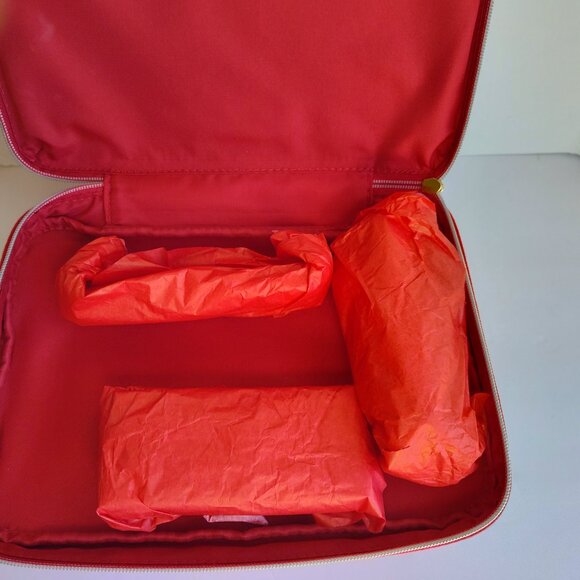 Estee Lauder Red Velvet Gift Box - Picture 3 of 6